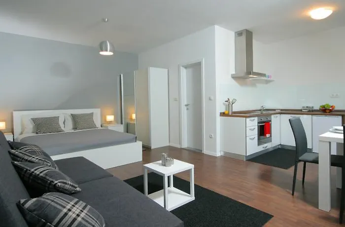 Charm Apartments And Rooms